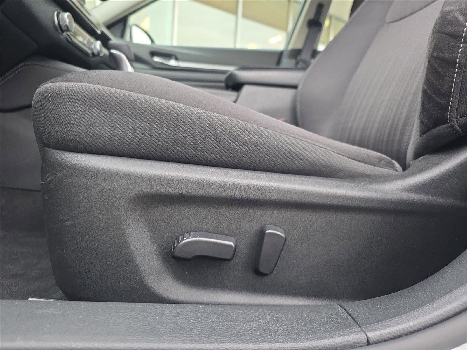 Used 2023 Nissan Altima 2.5 SV FWD image 14