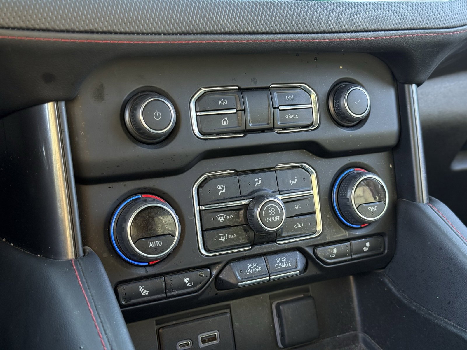 Used 2024 Chevrolet Tahoe RST w/ Luxury Package image 20