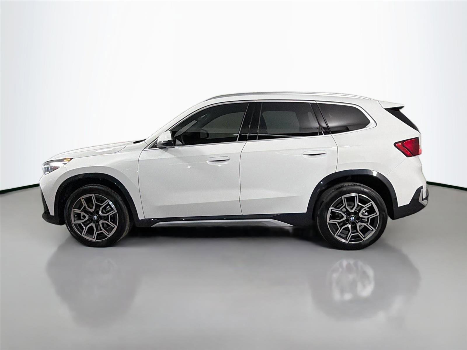 New 2026 BMW X1 xDrive28i w/ Technology Package AWD/4WD image 9