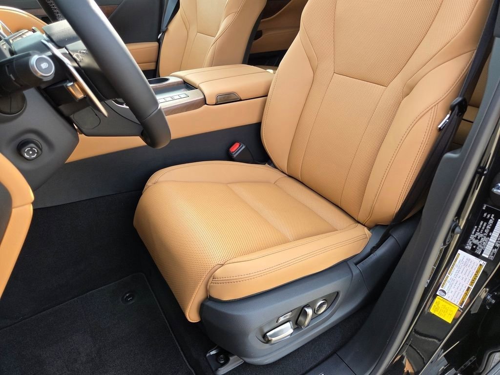 New 2026 Lexus LX 700h Luxury image 6