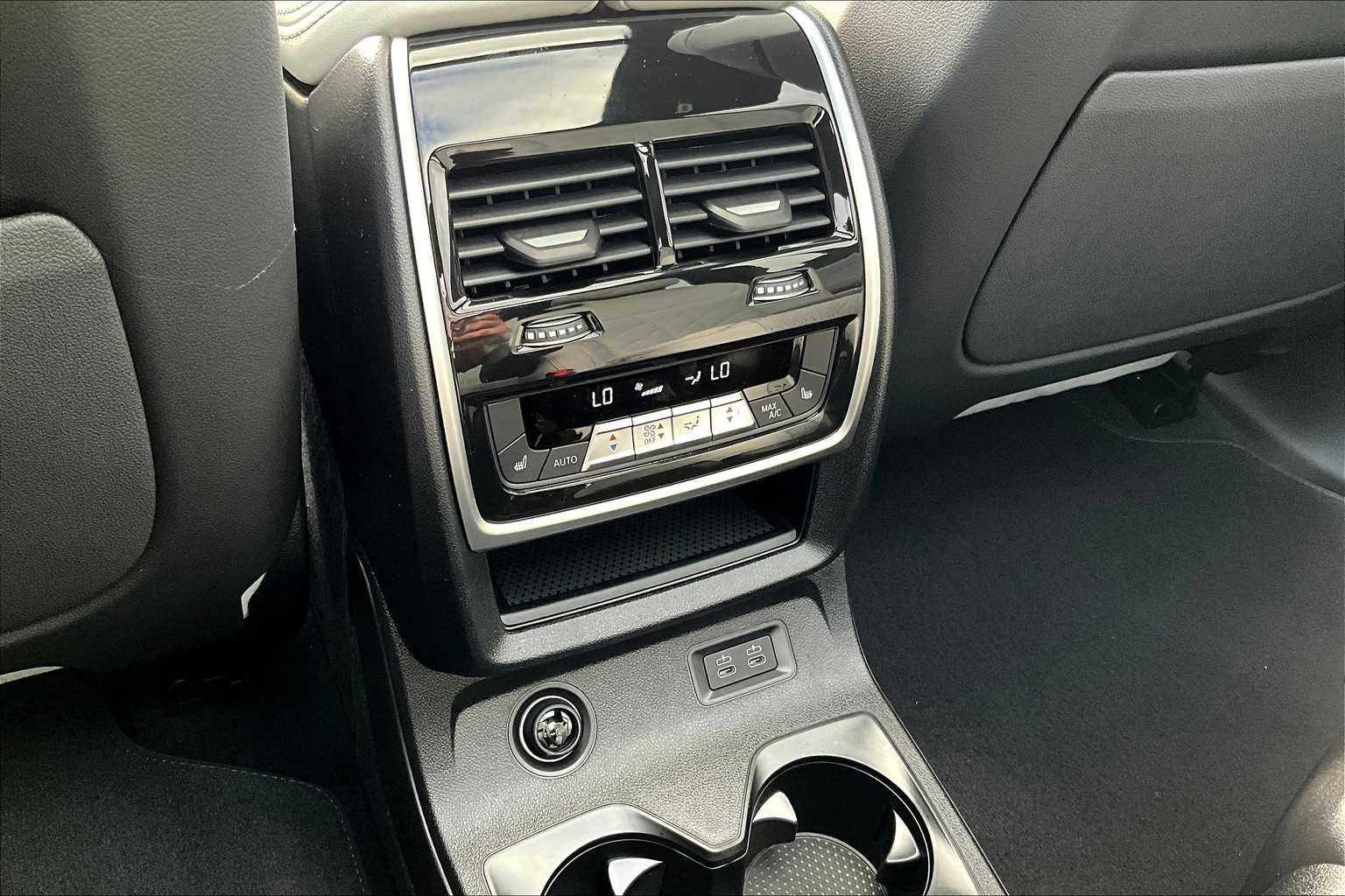 New 2026 BMW X7 xDrive40i w/ M Sport Package image 17