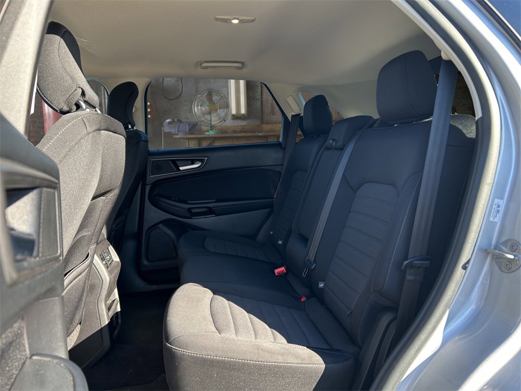 Used 2016 Ford Edge SE image 14