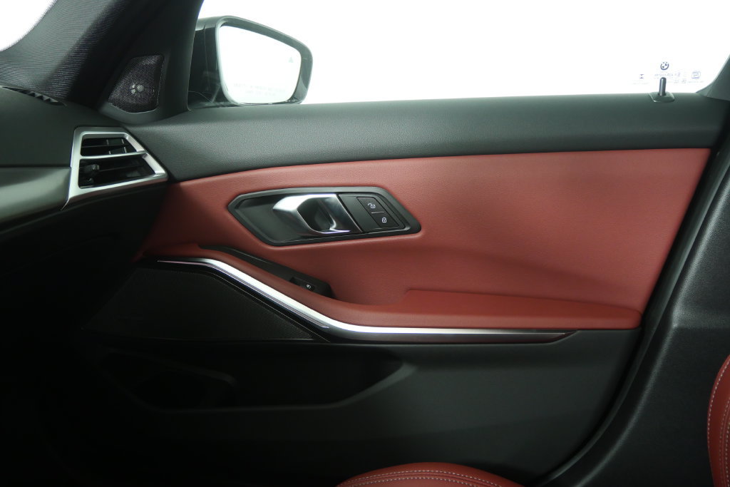 New 2026 BMW 330i Sedan w/ M Sport Package RWD image 24