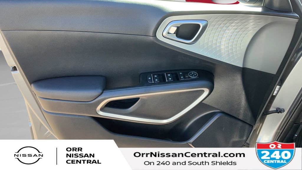 Used 2024 Kia Soul LX w/ Option Group 015 image 15