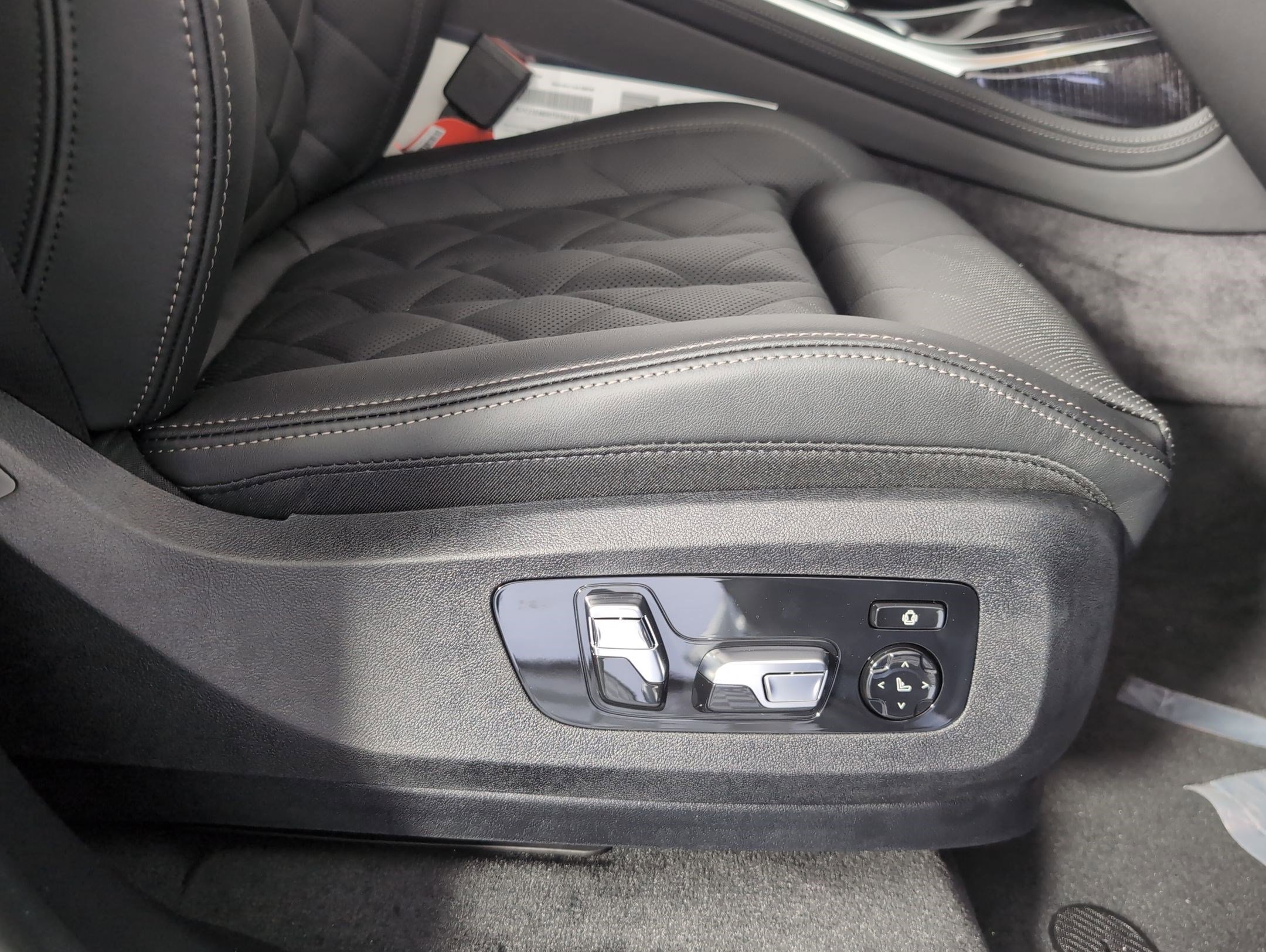 Used 2026 BMW X7 xDrive40i w/ M Sport Package image 33