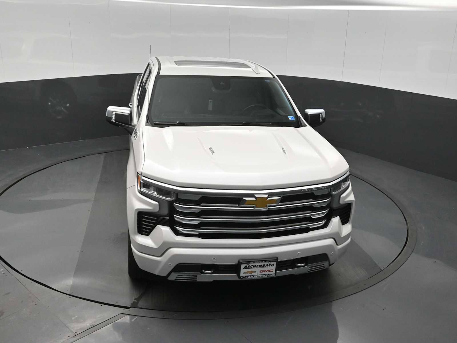 Used 2024 Chevrolet Silverado 1500 High Country image 12