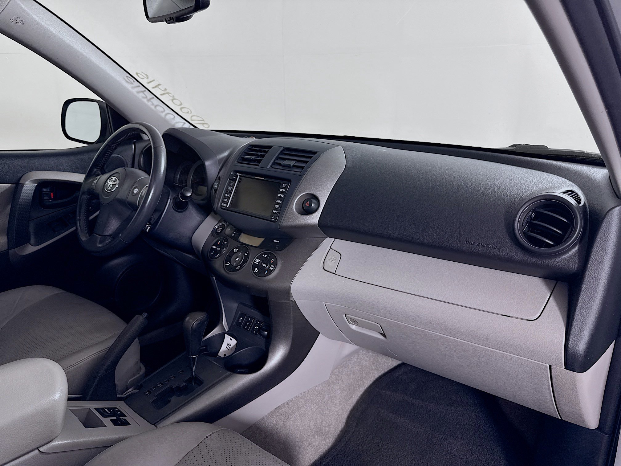 Used 2009 Toyota RAV4 Limited AWD/4WD image 27