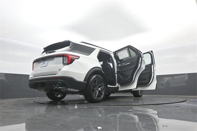 New 2026 Ford Explorer ST w/ Sun And Sound Package image 42