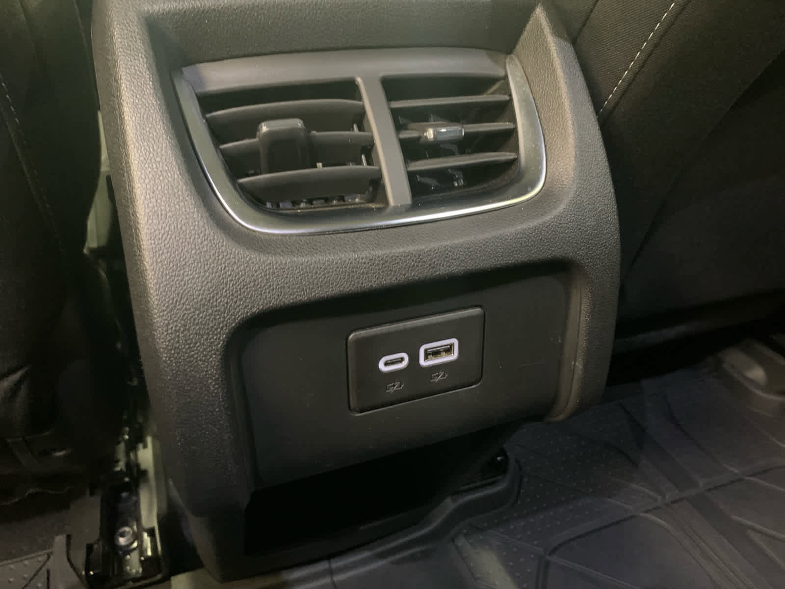 Used 2024 Chevrolet Blazer LT w/ Convenience Package image 16