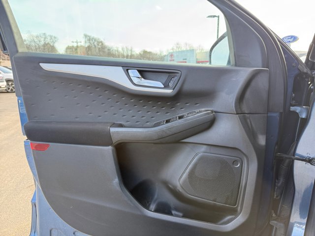 Used 2020 Ford Escape SE image 21