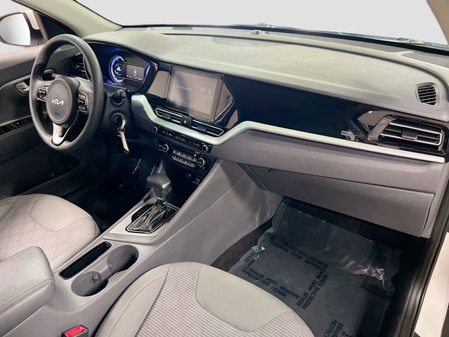 Certified 2022 Kia Niro LX image 27