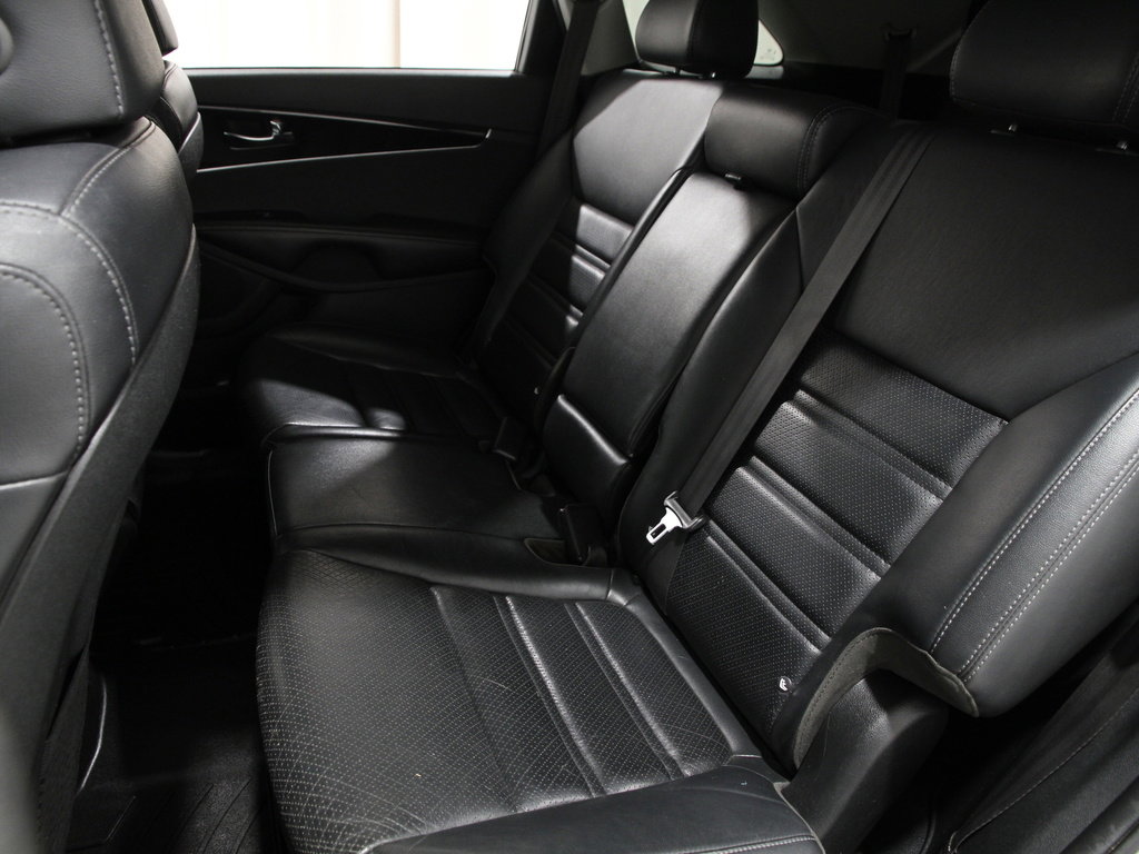 Used 2020 Kia Sorento EX image 19