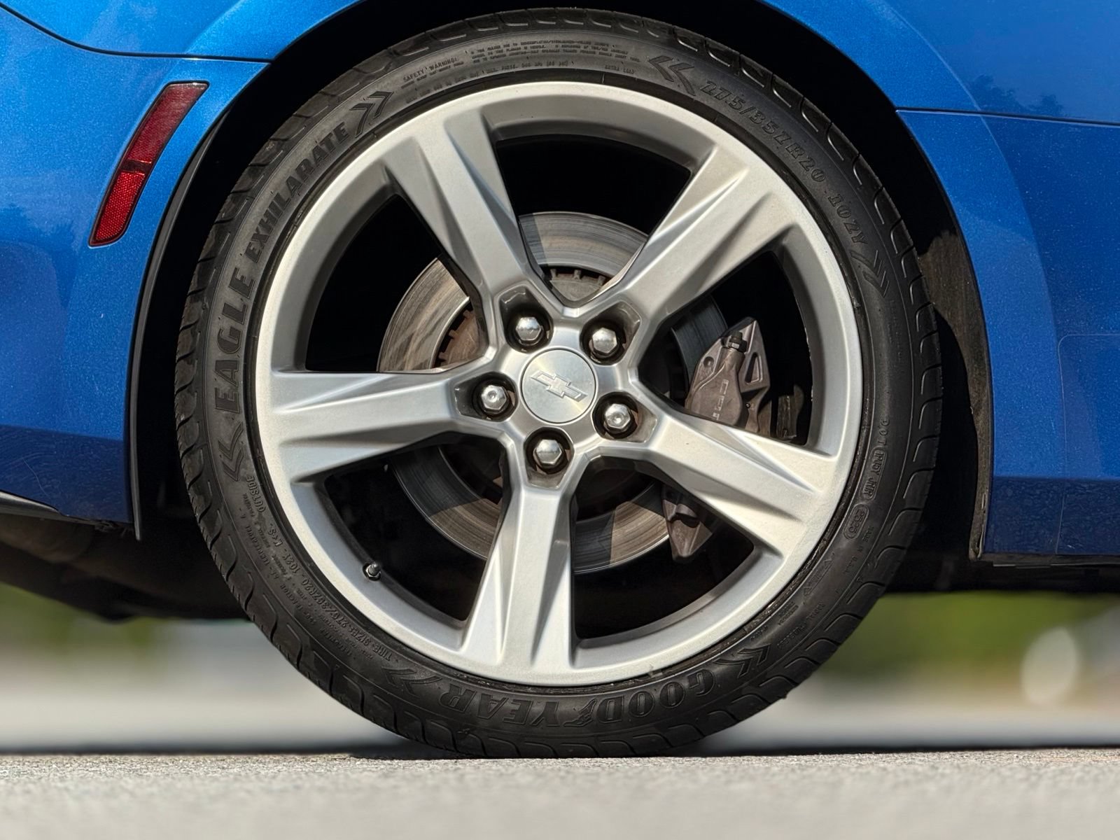 Used 2018 Chevrolet Camaro SS RWD image 20