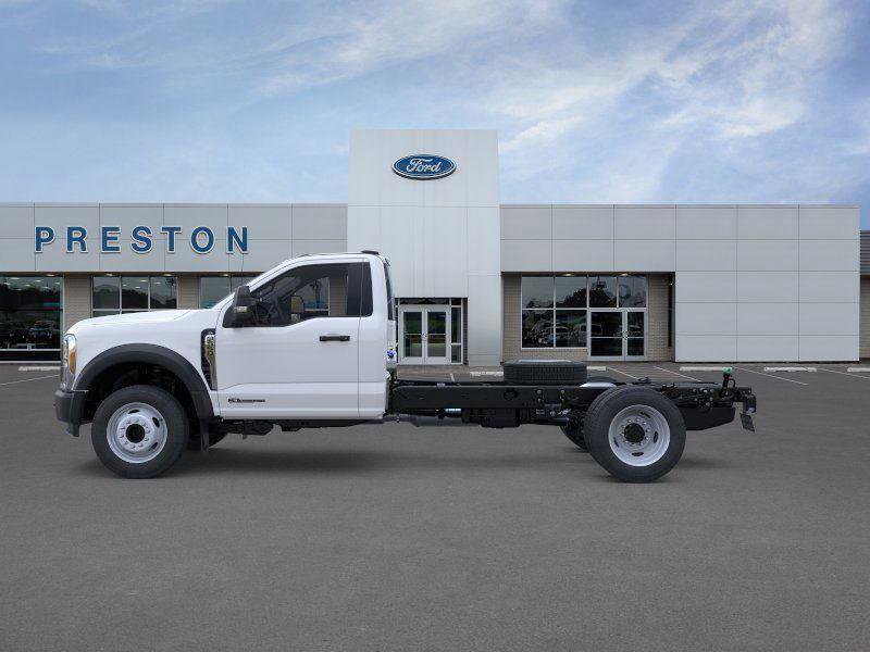 New 2025 Ford F550 2WD Regular Cab Super Duty image 4