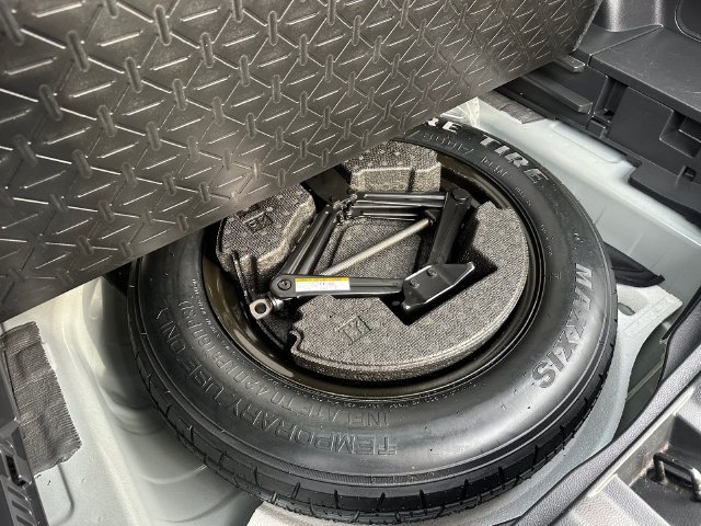 Certified 2025 Toyota RAV4 XLE AWD/4WD image 28