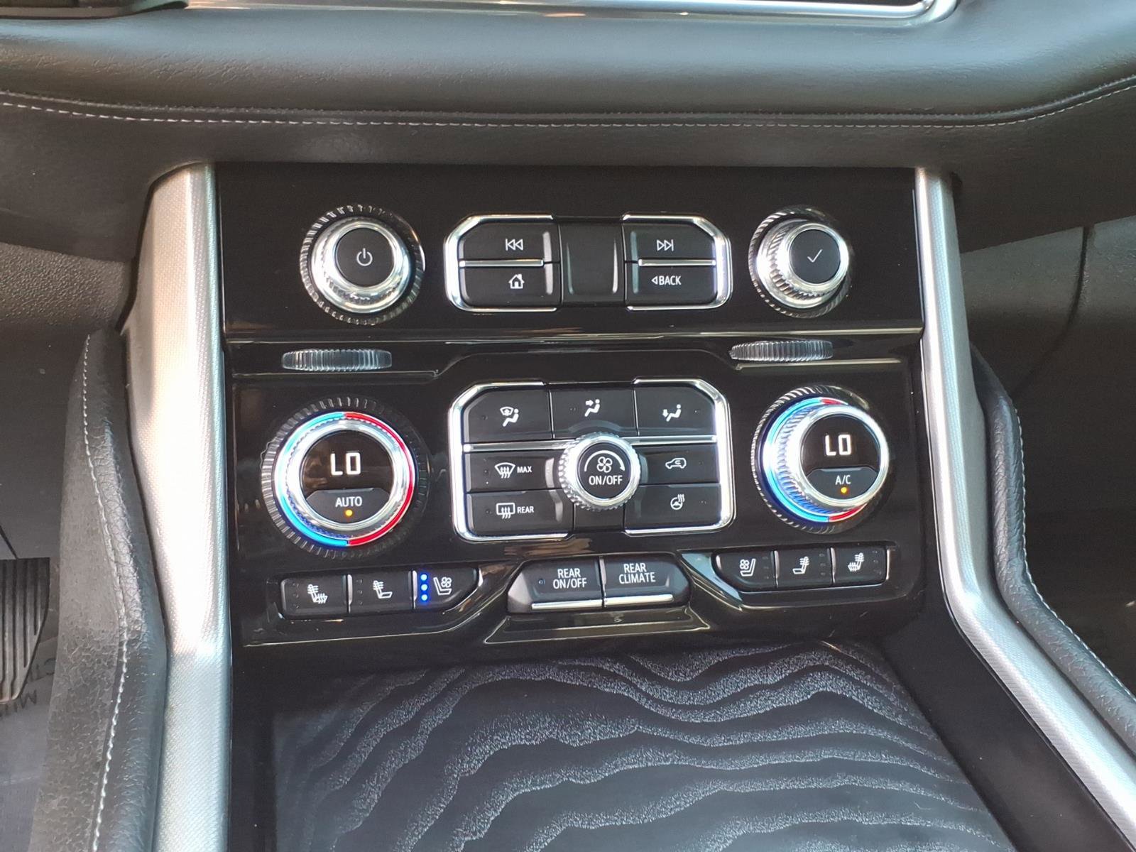 Used 2024 GMC Yukon XL Denali w/ Advanced Technology Package image 22