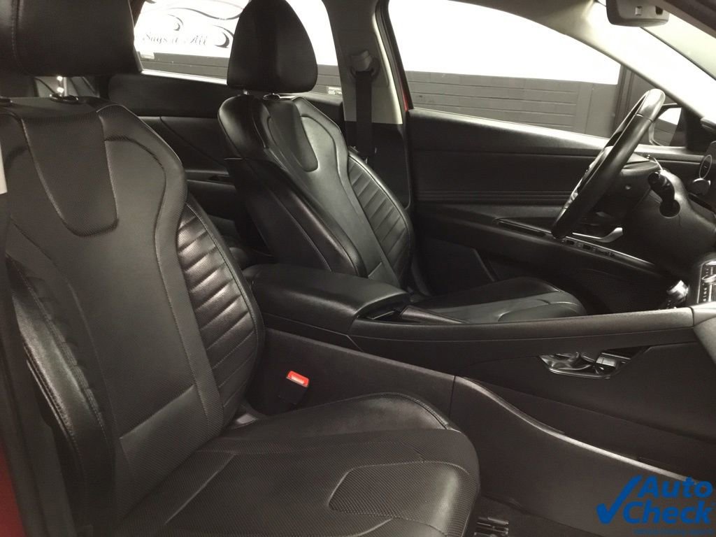 Used 2023 Hyundai Elantra Limited image 36