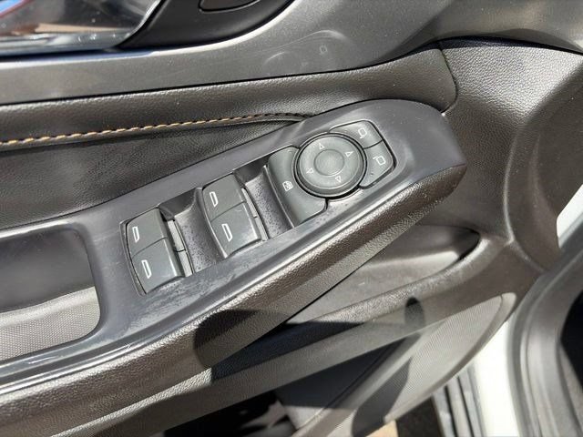 Used 2021 Chevrolet Traverse LS AWD/4WD image 14