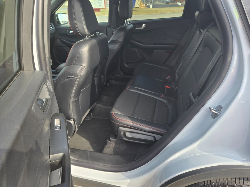 Used 2025 Ford Escape ST-Line Select w/ Tech Pack #2 image 8