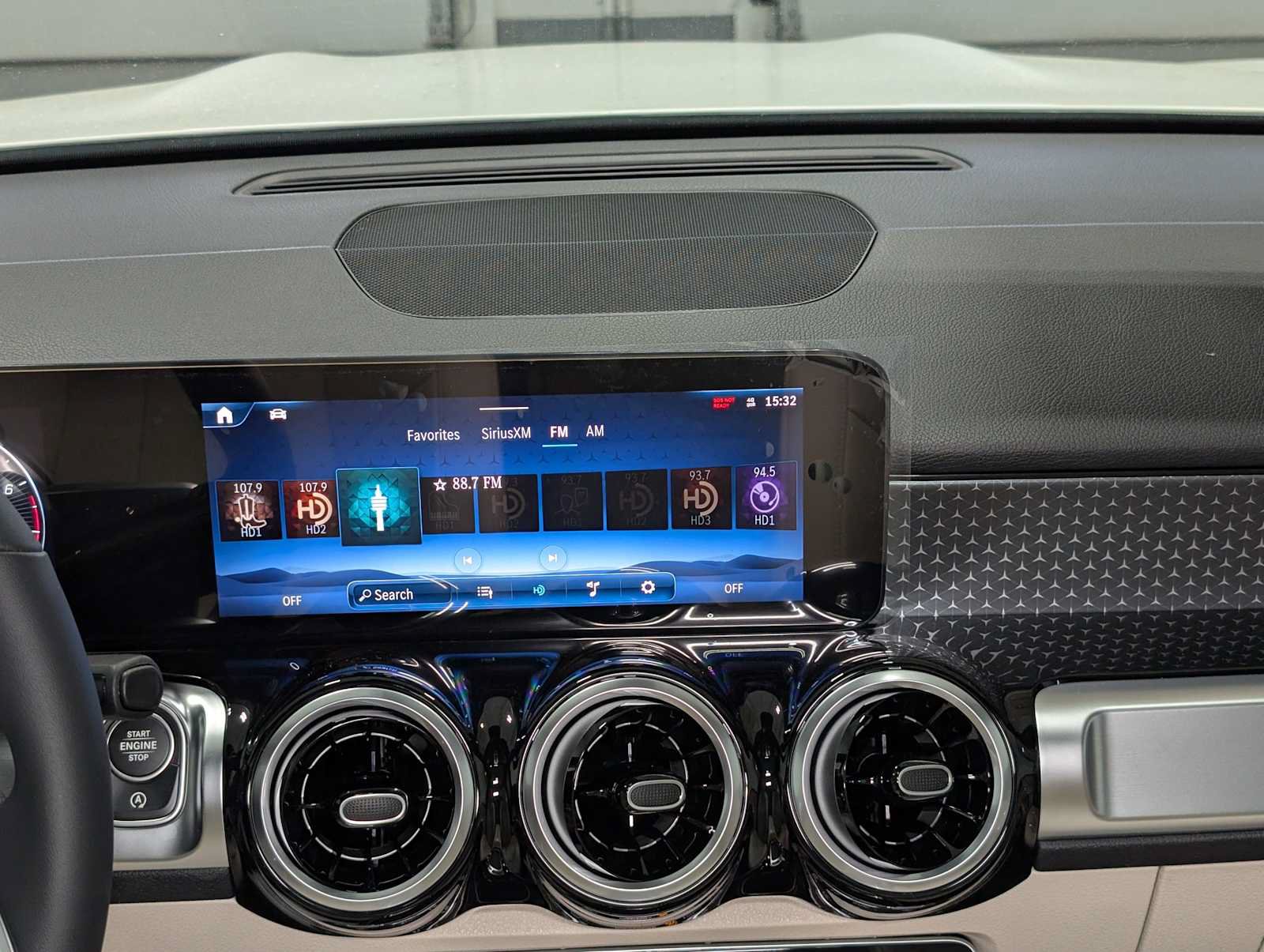 New 2026 Mercedes-Benz GLB 250 4MATIC image 17