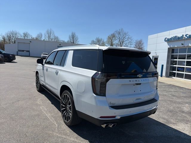 Used 2025 Chevrolet Suburban High Country image 10