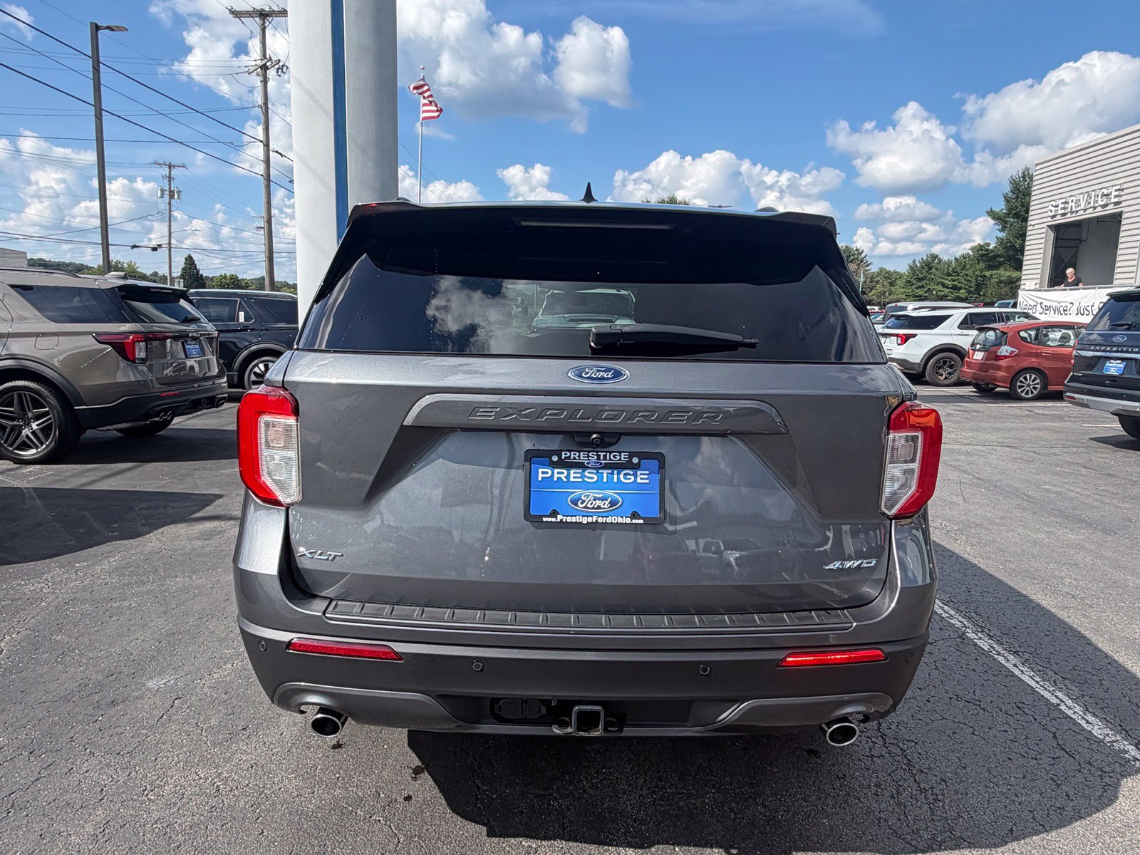 Used 2022 Ford Explorer XLT w/ Equipment Group 202A AWD/4WD image 9