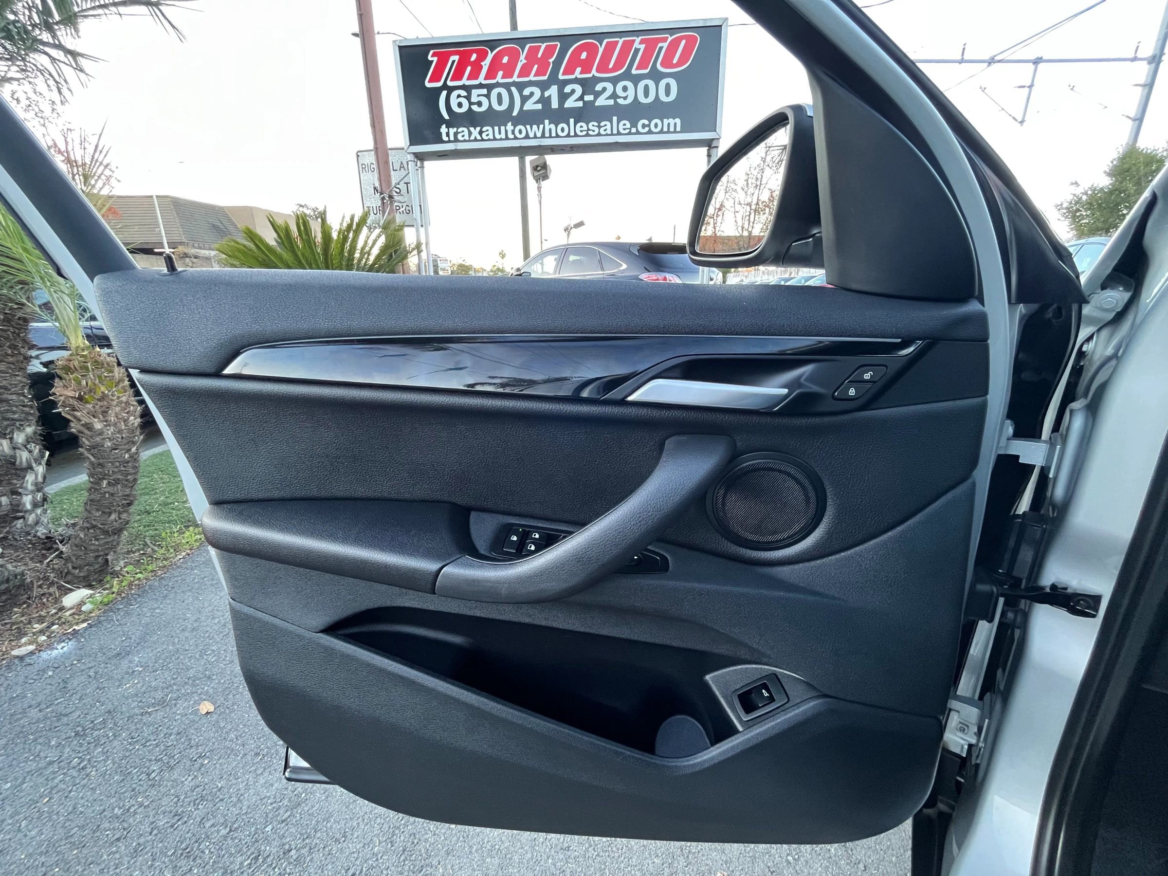 Used 2021 BMW X1 xDrive28i w/ Premium Package image 10