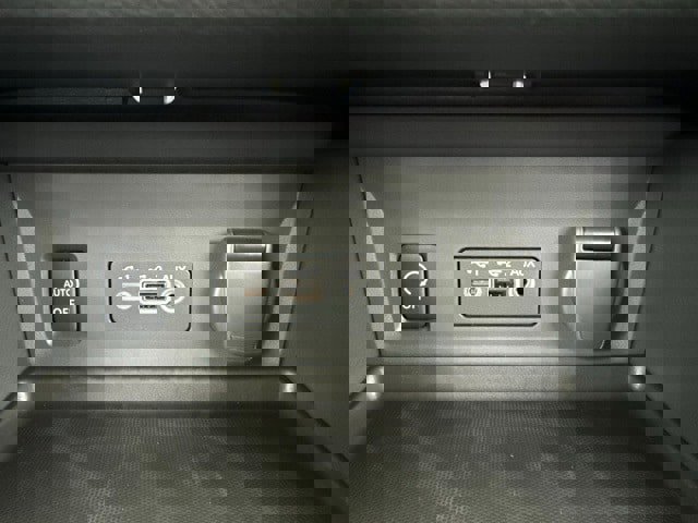 New 2025 Nissan Sentra SV image 28