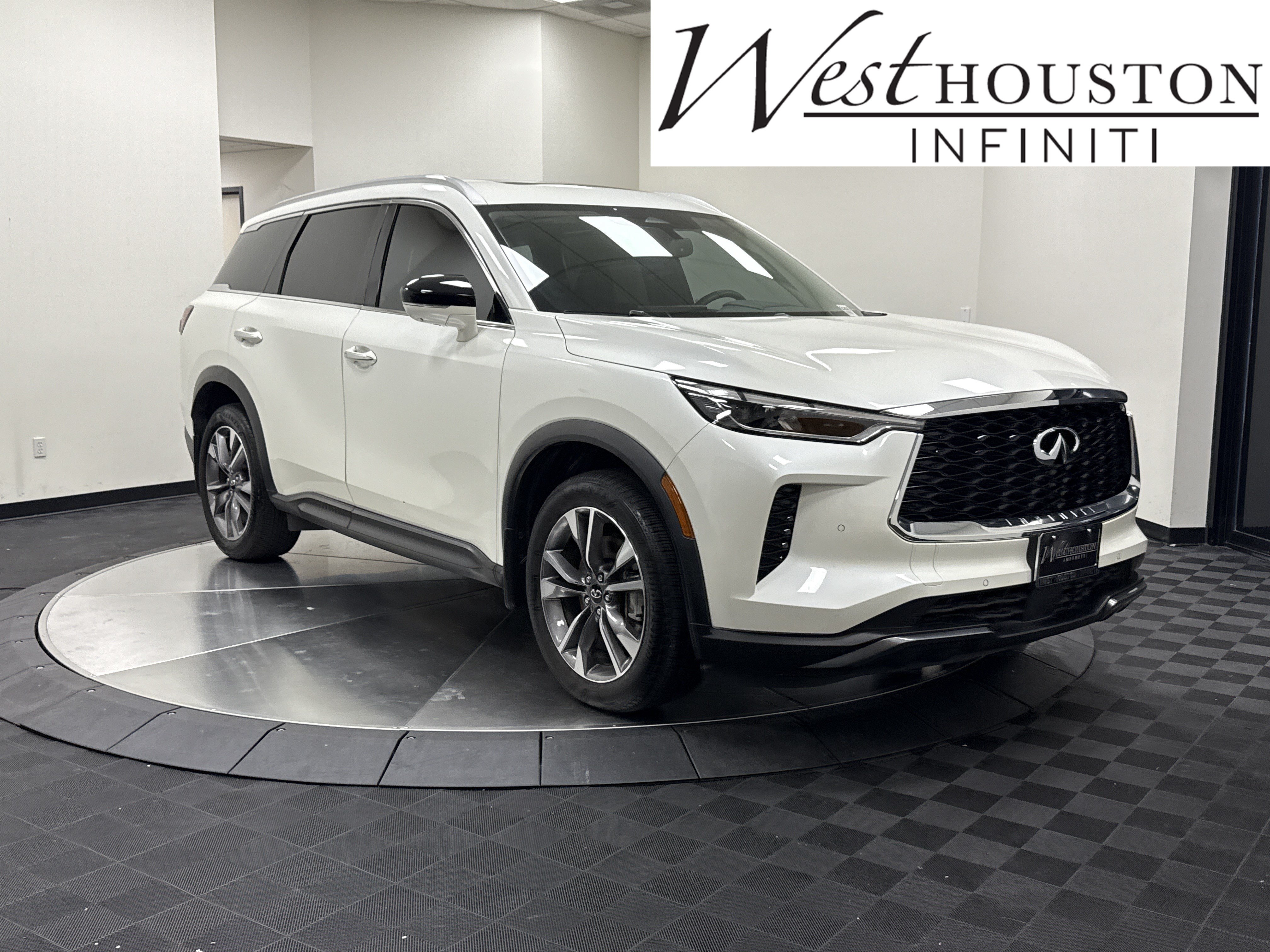 Used 2022 INFINITI QX60 Luxe w/ Cargo Package