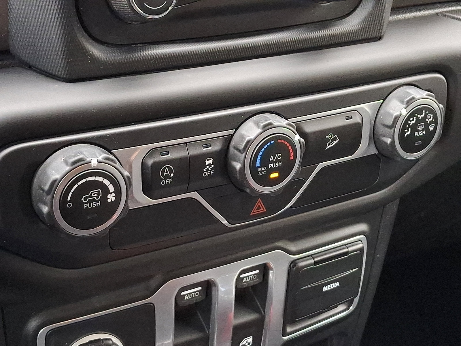 Certified 2018 Jeep Wrangler Sport image 15