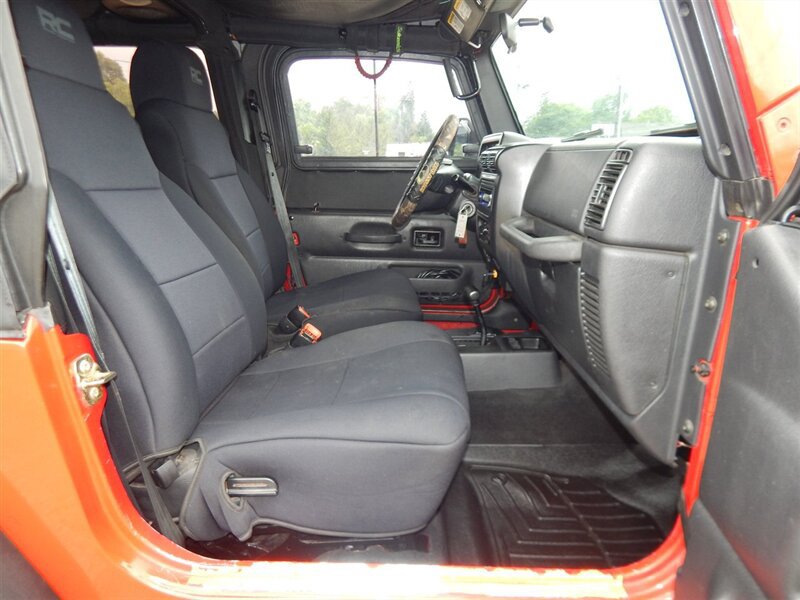 Used 2004 Jeep Wrangler X AWD/4WD image 24