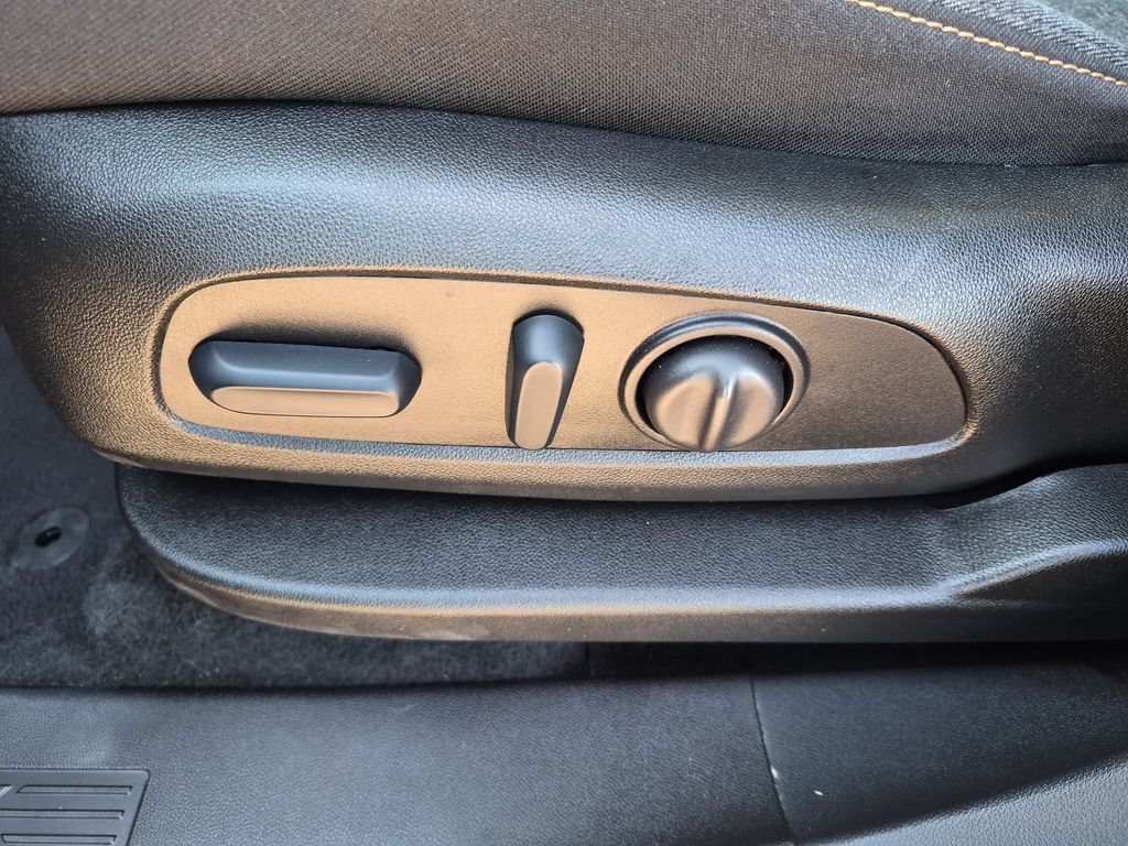 Used 2024 Chevrolet Equinox LT FWD image 12