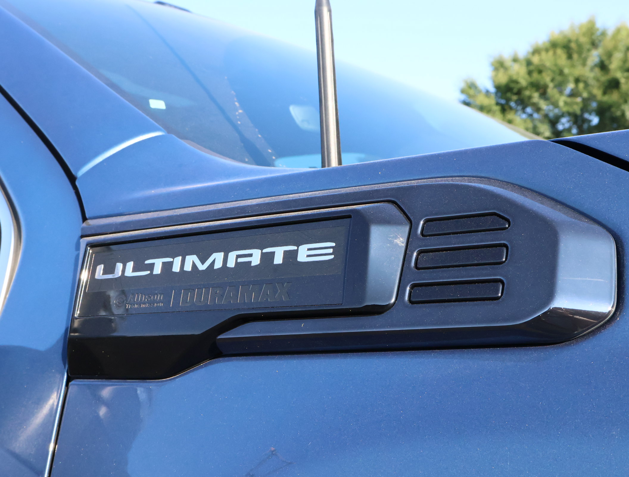 Used 2025 GMC Sierra 2500 Denali Ultimate w/ Max Trailering Package AWD/4WD image 6