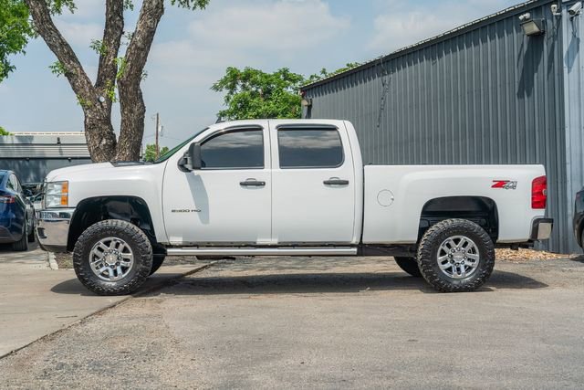 Used 2014 Chevrolet Silverado 2500 LT w/ Interior Plus Package AWD/4WD image 3