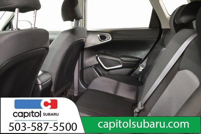 Used 2023 Kia Soul LX image 27