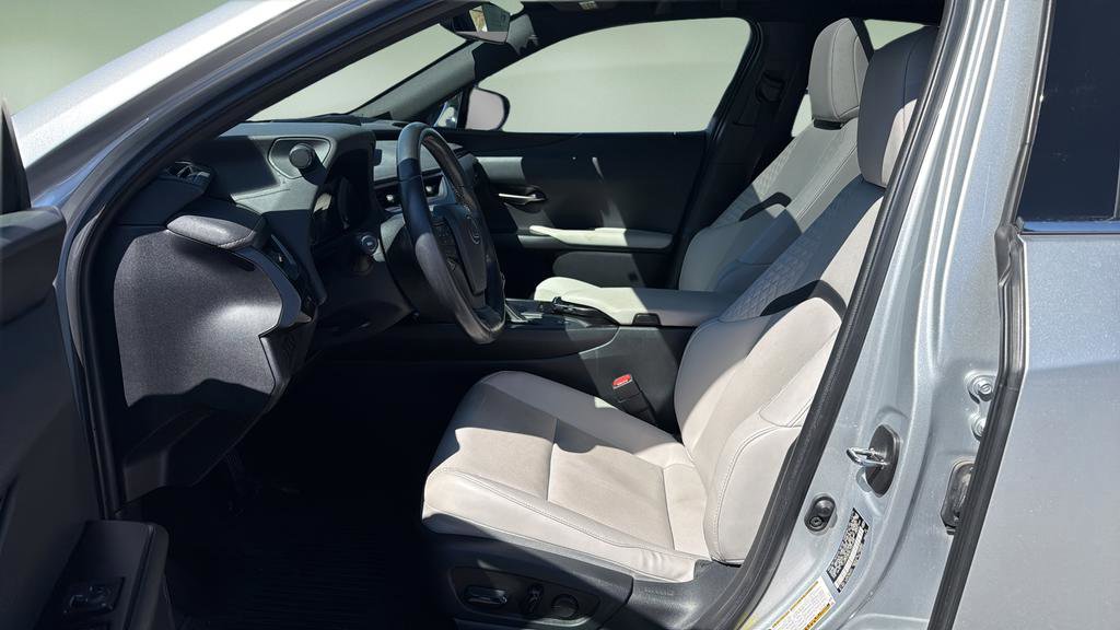 Used 2020 Lexus UX 250h w/ Premium Package image 11