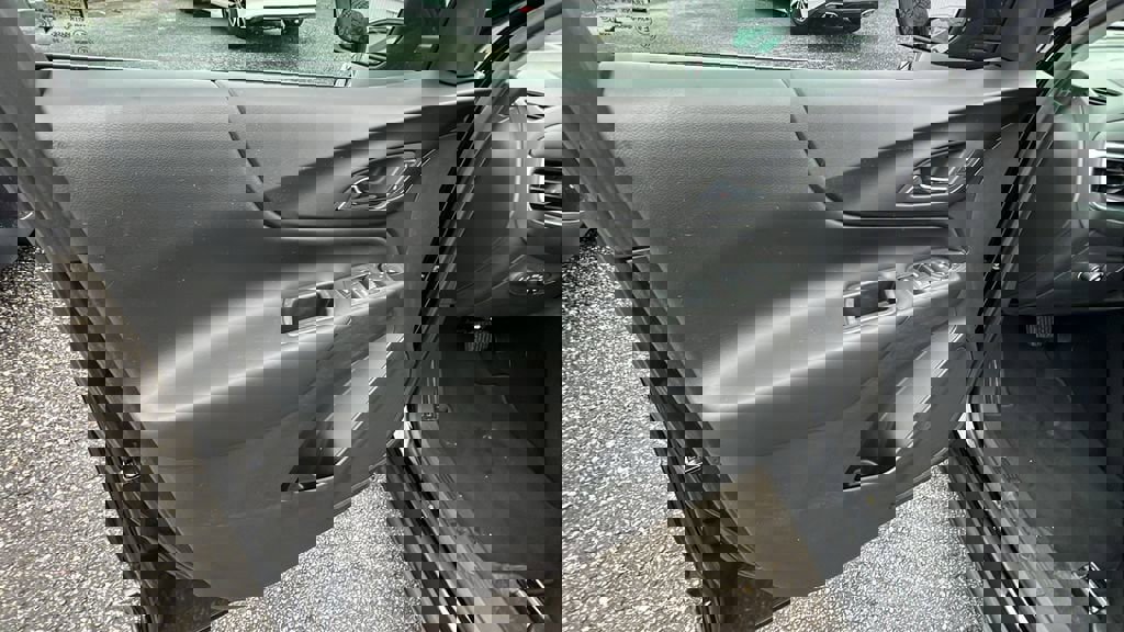 Used 2020 Chevrolet Equinox LT image 11