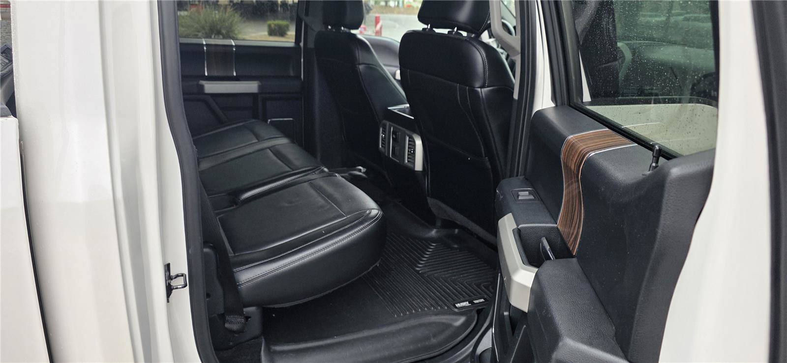 Used 2015 Ford F150 Lariat w/ Equipment Group 501A Mid AWD/4WD image 11