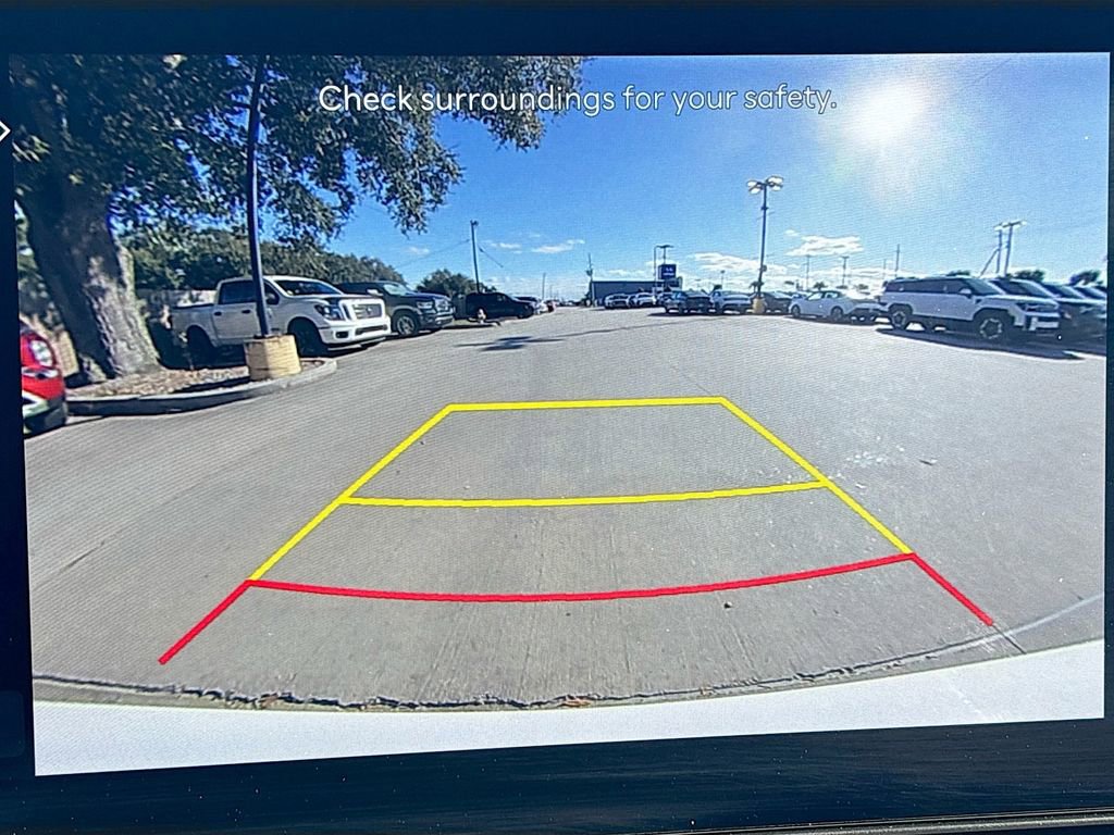 Used 2025 Hyundai Santa Fe SE image 13