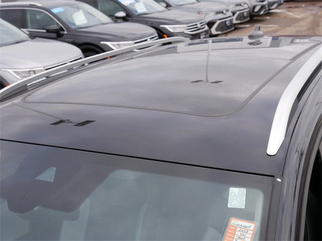 Certified 2023 Volkswagen Taos SEL image 11