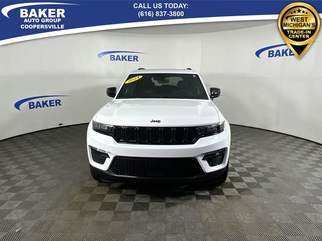 Used 2024 Jeep Grand Cherokee Limited w/ Black Appearance Package image 3