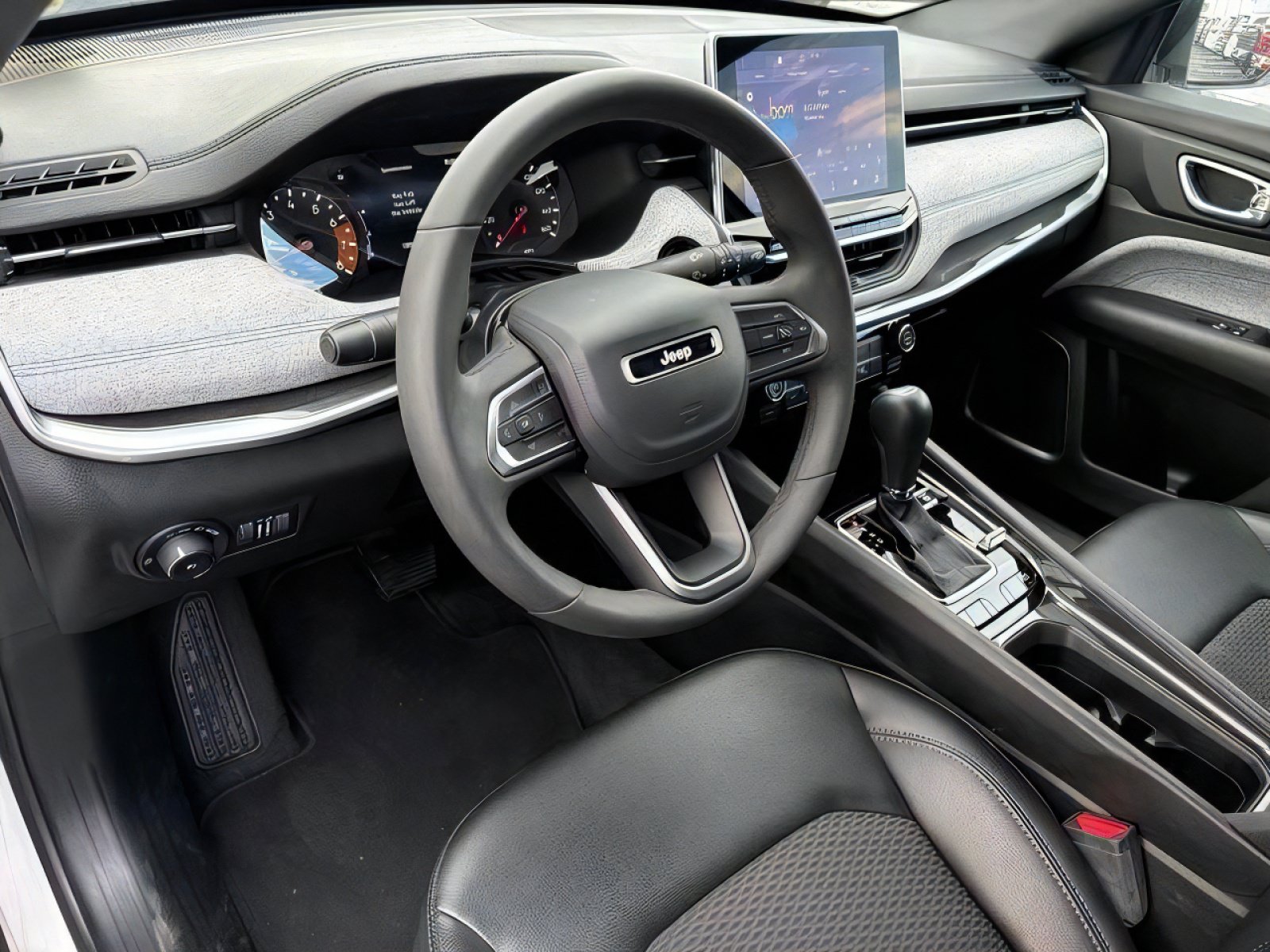 Used 2023 Jeep Compass Latitude AWD/4WD image 15