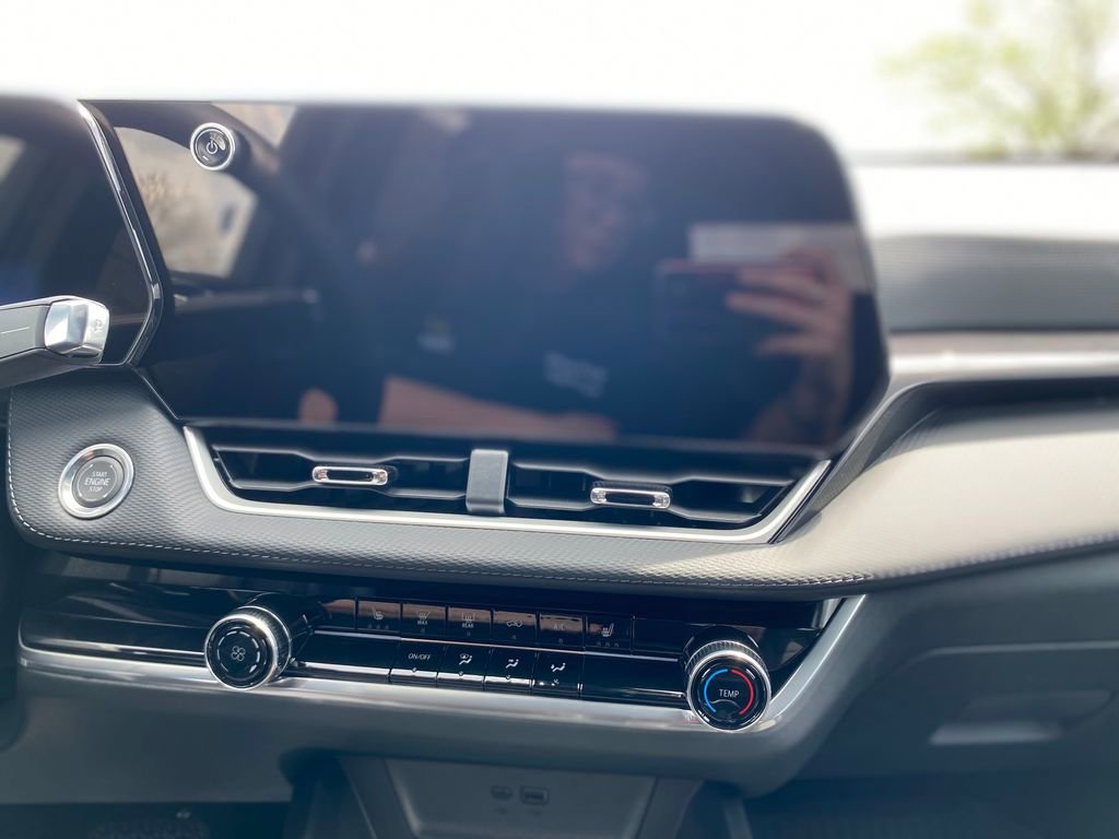 New 2026 Chevrolet Equinox LT w/ Midnight Edition AWD/4WD image 25