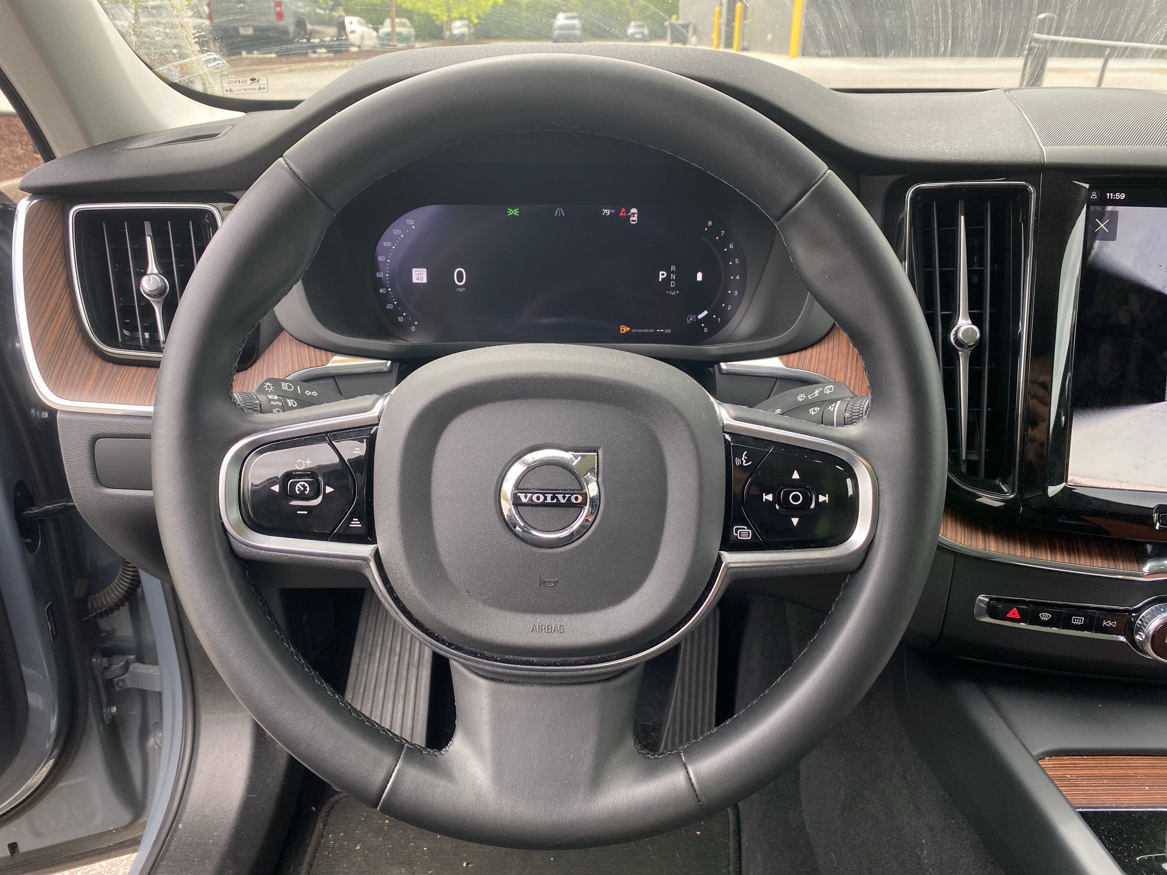 Used 2024 Volvo XC60 B5 Plus image 8