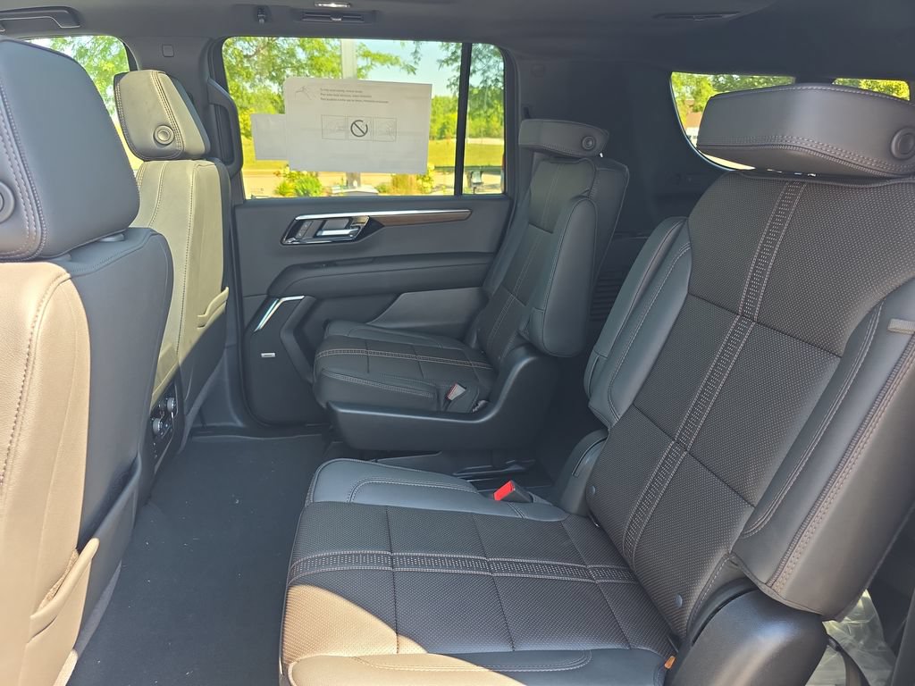 New 2026 Chevrolet Suburban High Country w/ Sun And Tow Package AWD/4WD image 25