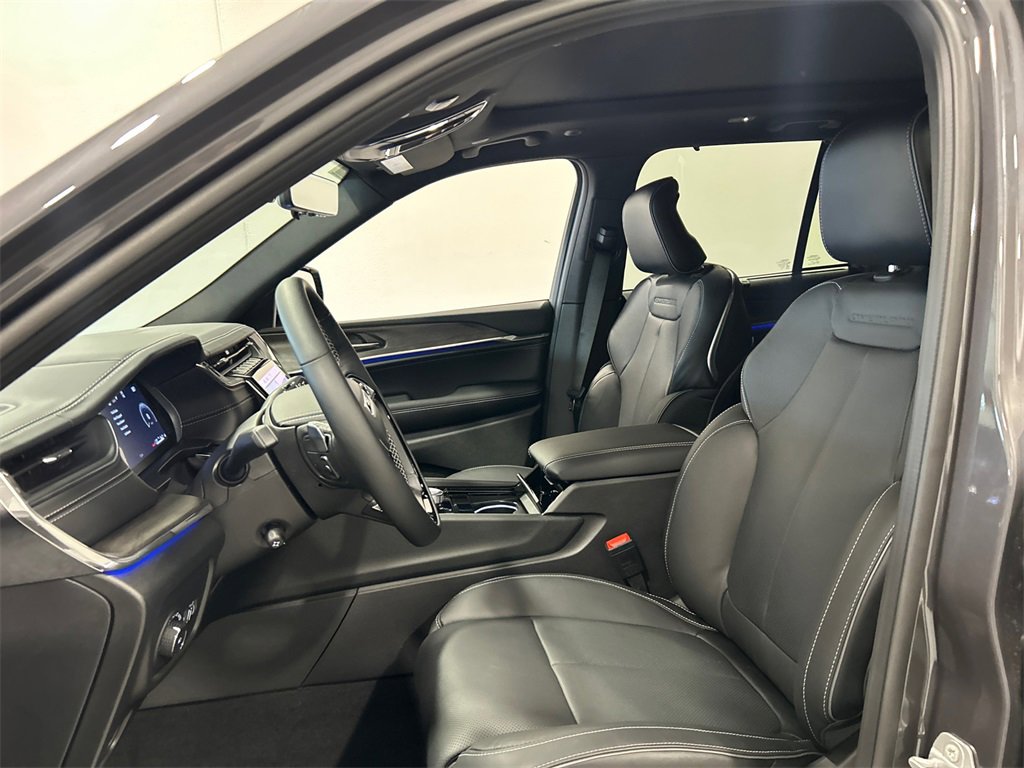 New 2025 Jeep Grand Cherokee Overland w/ Adv Protech Group III image 15