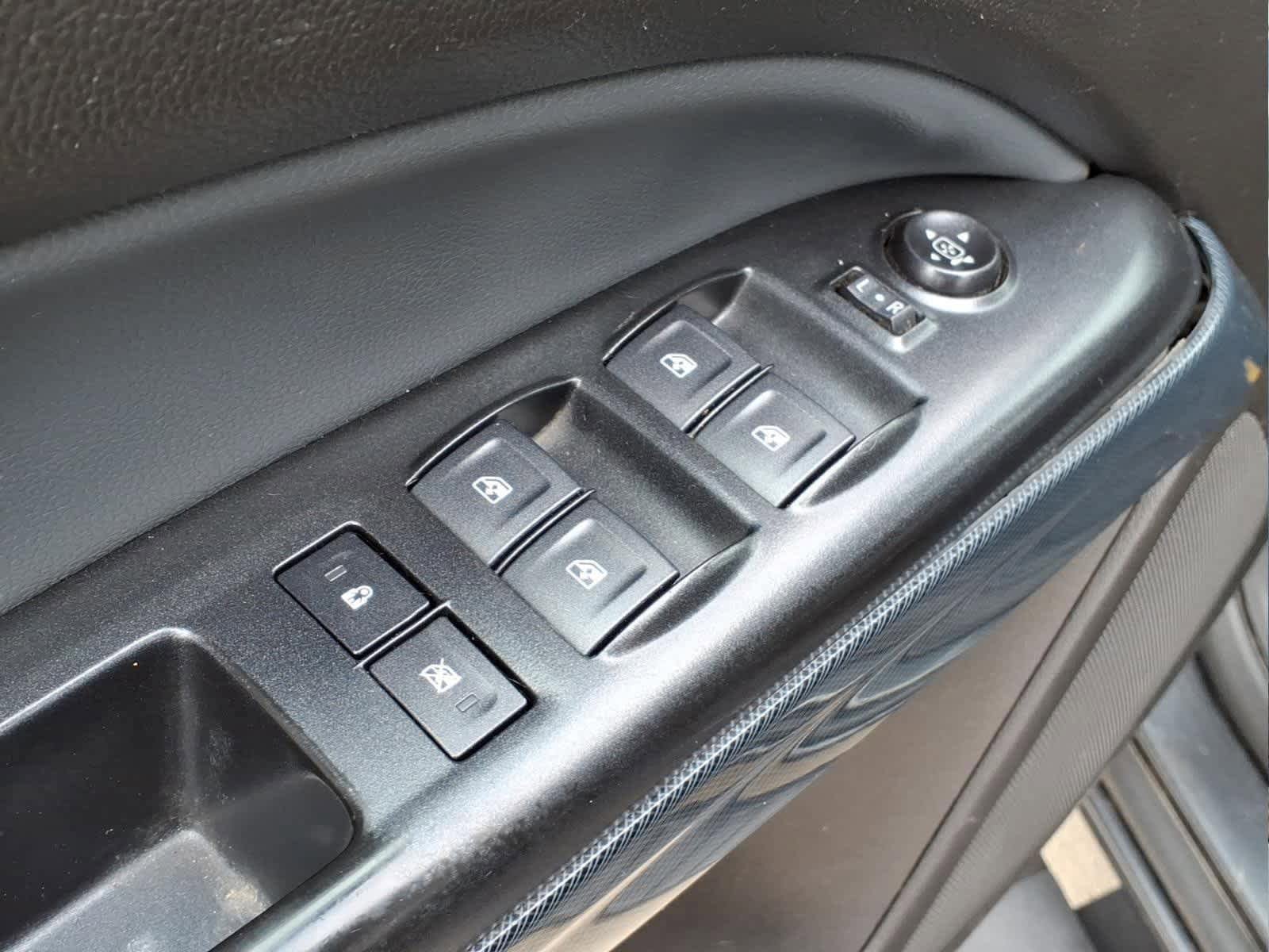 Used 2016 Chevrolet Colorado Z71 AWD/4WD image 12