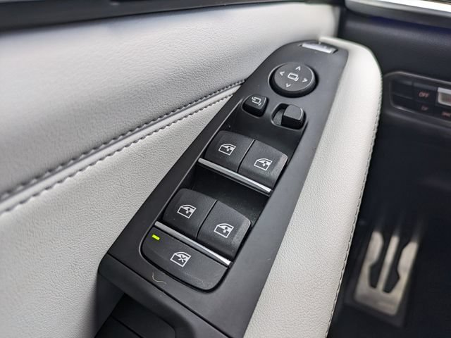 Used 2023 BMW X5 sDrive40i w/ M Sport Package RWD image 23