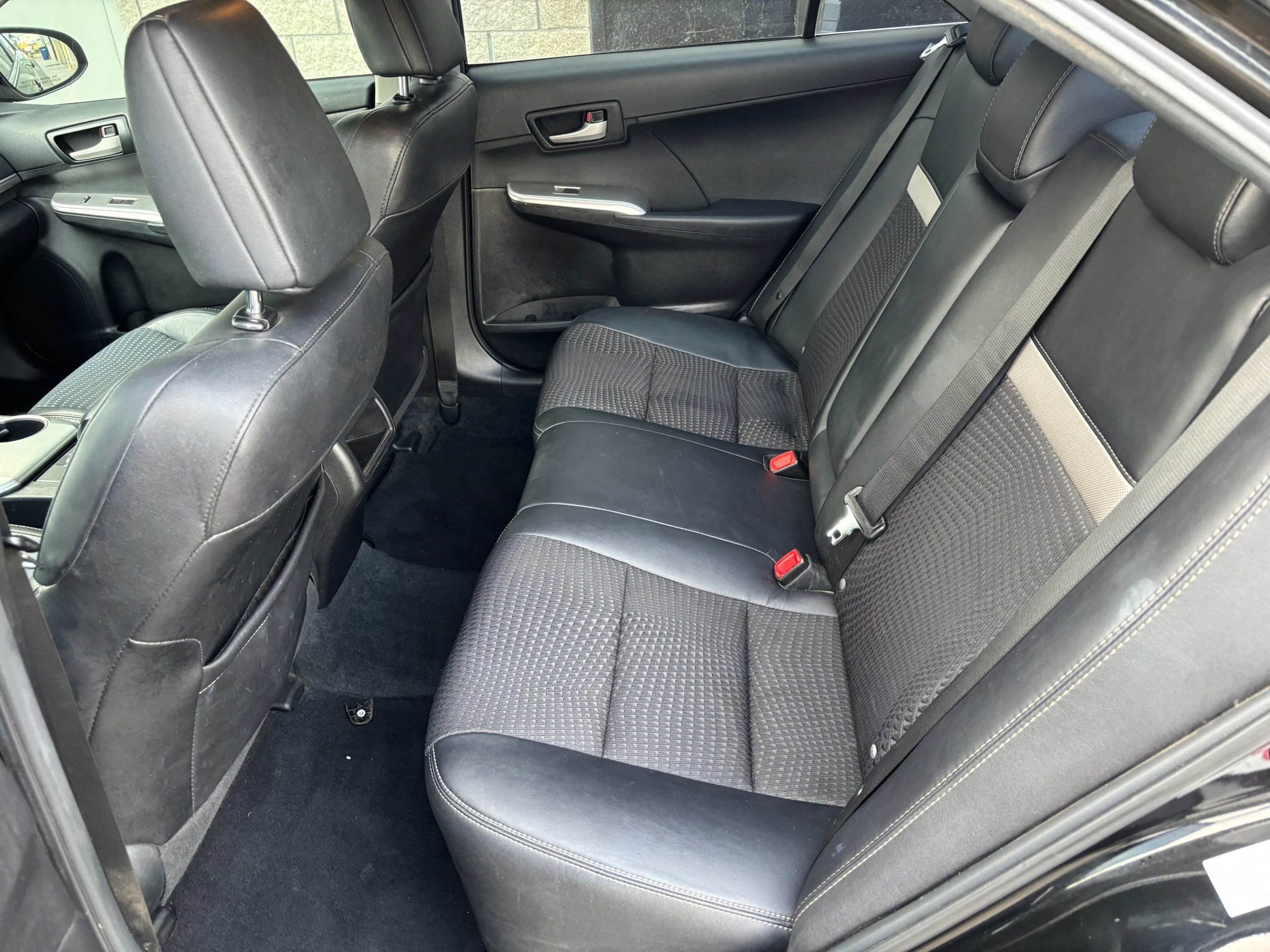 Used 2013 Toyota Camry SE image 12