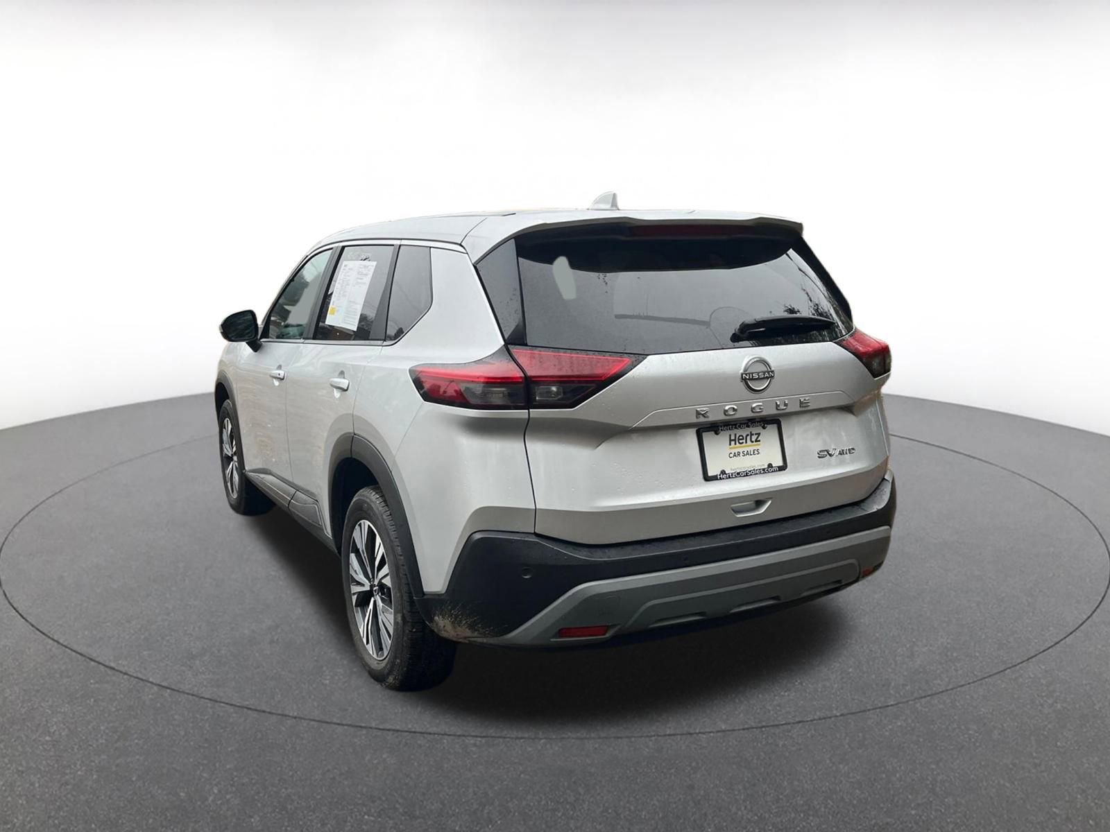 Used 2023 Nissan Rogue SV image 10